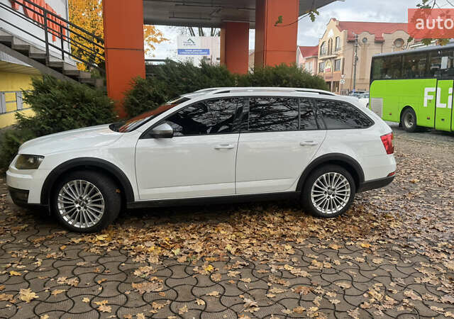 Белый Шкода Октавия Скаут, объемом двигателя 1.97 л и пробегом 267 тыс. км за 16500 $, фото 1 на Automoto.ua