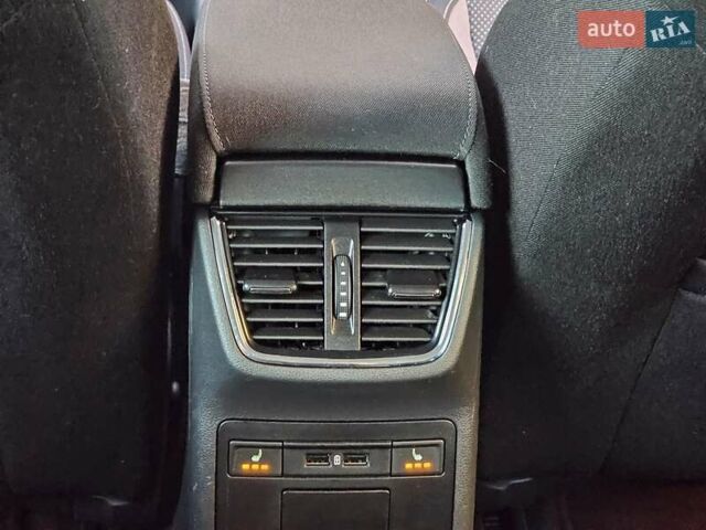 Белый Шкода Октавия Скаут, объемом двигателя 1.97 л и пробегом 185 тыс. км за 19999 $, фото 51 на Automoto.ua