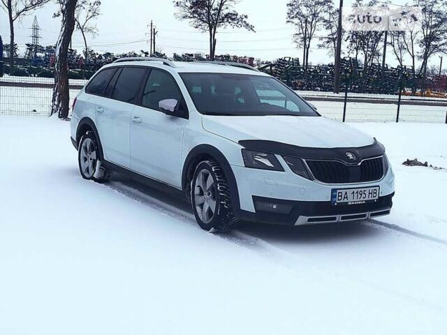 Білий Шкода Octavia Scout, об'ємом двигуна 1.97 л та пробігом 268 тис. км за 15800 $, фото 19 на Automoto.ua