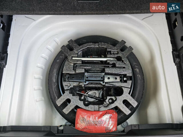 Белый Шкода Октавия Скаут, объемом двигателя 1.97 л и пробегом 185 тыс. км за 19999 $, фото 25 на Automoto.ua