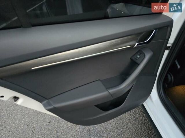 Белый Шкода Октавия Скаут, объемом двигателя 2 л и пробегом 230 тыс. км за 19499 $, фото 35 на Automoto.ua