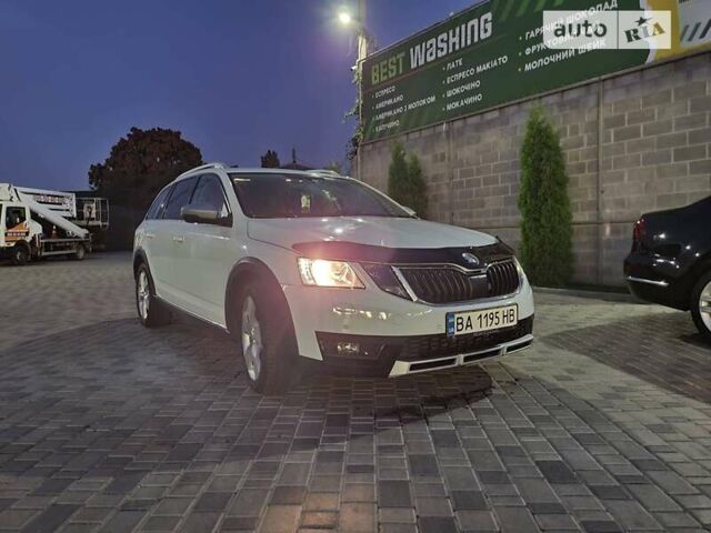 Білий Шкода Octavia Scout, об'ємом двигуна 1.97 л та пробігом 268 тис. км за 15800 $, фото 1 на Automoto.ua