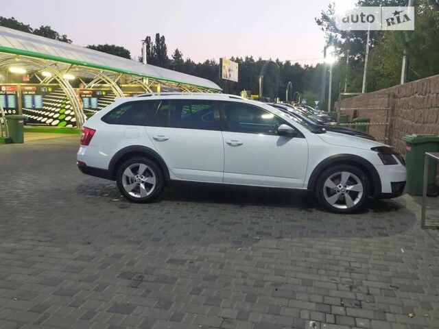 Білий Шкода Octavia Scout, об'ємом двигуна 1.97 л та пробігом 268 тис. км за 15800 $, фото 18 на Automoto.ua