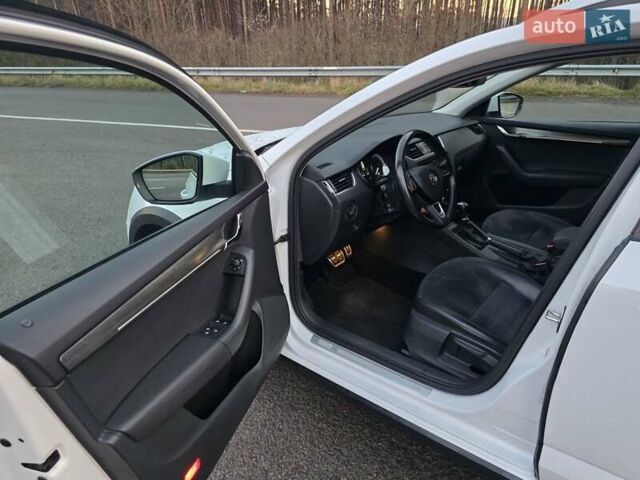 Белый Шкода Октавия Скаут, объемом двигателя 2 л и пробегом 230 тыс. км за 19499 $, фото 23 на Automoto.ua