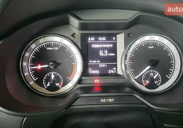 Белый Шкода Октавия Скаут, объемом двигателя 1.97 л и пробегом 178 тыс. км за 19100 $, фото 14 на Automoto.ua