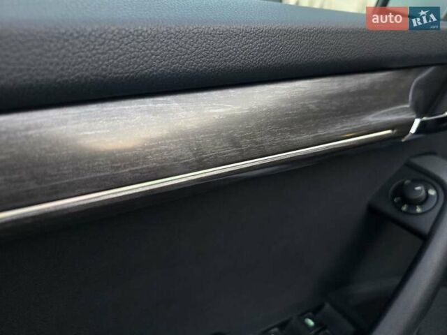 Белый Шкода Октавия Скаут, объемом двигателя 2 л и пробегом 230 тыс. км за 19499 $, фото 26 на Automoto.ua