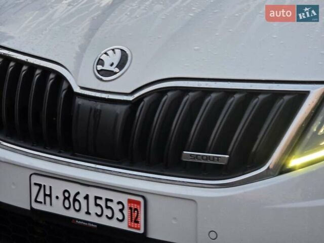 Белый Шкода Октавия Скаут, объемом двигателя 2 л и пробегом 230 тыс. км за 19499 $, фото 15 на Automoto.ua