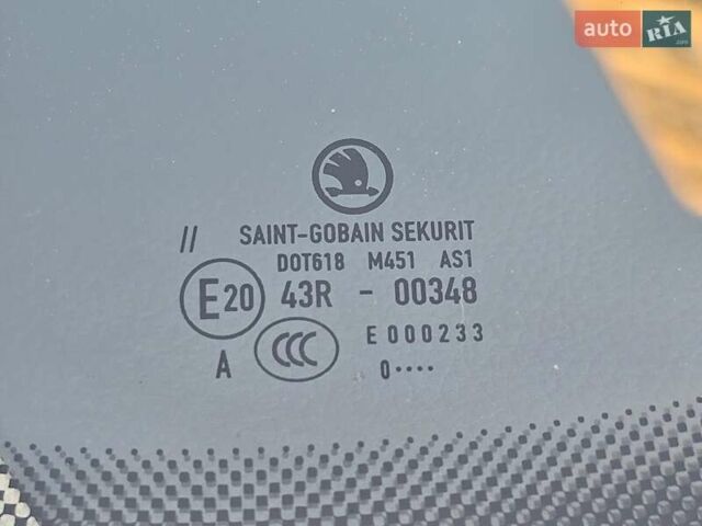 Белый Шкода Октавия Скаут, объемом двигателя 1.97 л и пробегом 185 тыс. км за 19999 $, фото 11 на Automoto.ua