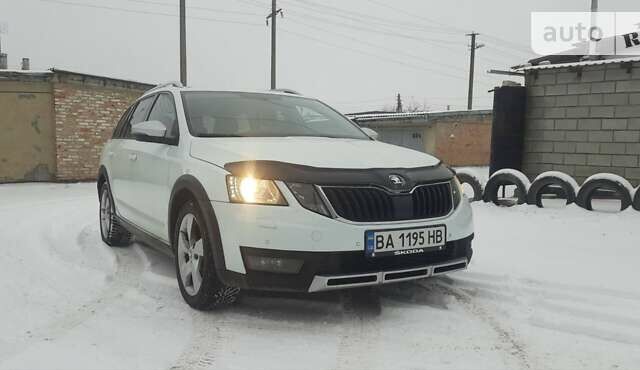 Білий Шкода Octavia Scout, об'ємом двигуна 1.97 л та пробігом 268 тис. км за 15800 $, фото 39 на Automoto.ua