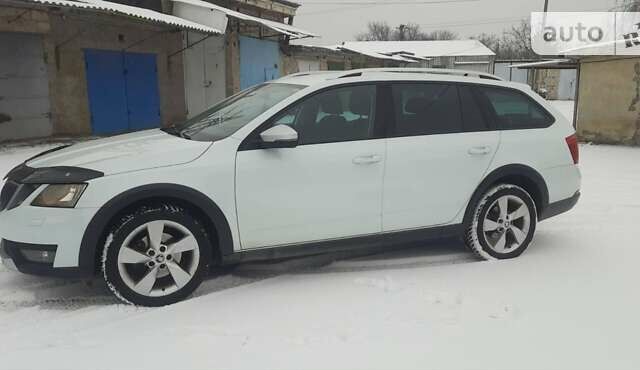 Білий Шкода Octavia Scout, об'ємом двигуна 1.97 л та пробігом 268 тис. км за 15800 $, фото 36 на Automoto.ua