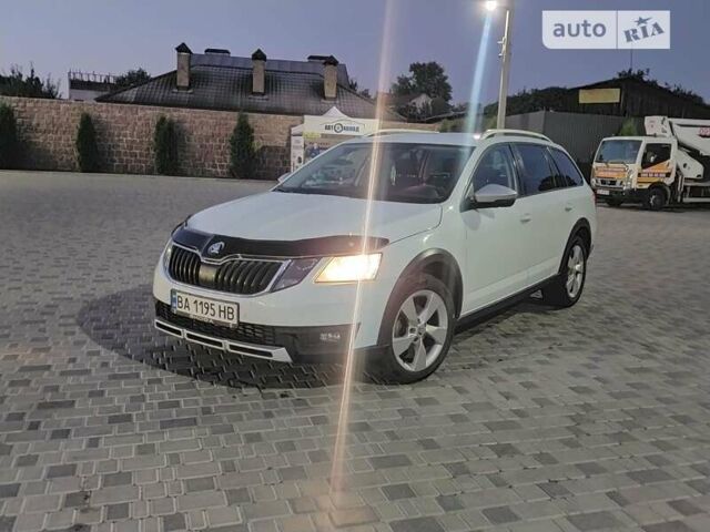 Білий Шкода Octavia Scout, об'ємом двигуна 1.97 л та пробігом 268 тис. км за 15800 $, фото 17 на Automoto.ua