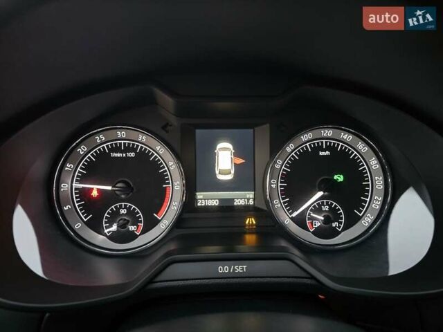 Белый Шкода Октавия Скаут, объемом двигателя 2 л и пробегом 230 тыс. км за 19499 $, фото 56 на Automoto.ua