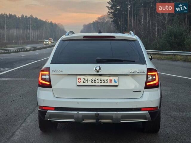 Белый Шкода Октавия Скаут, объемом двигателя 2 л и пробегом 230 тыс. км за 19499 $, фото 6 на Automoto.ua