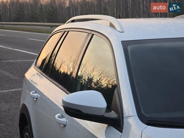 Белый Шкода Октавия Скаут, объемом двигателя 2 л и пробегом 230 тыс. км за 19499 $, фото 18 на Automoto.ua