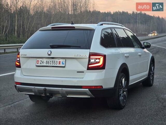 Белый Шкода Октавия Скаут, объемом двигателя 2 л и пробегом 230 тыс. км за 19499 $, фото 7 на Automoto.ua