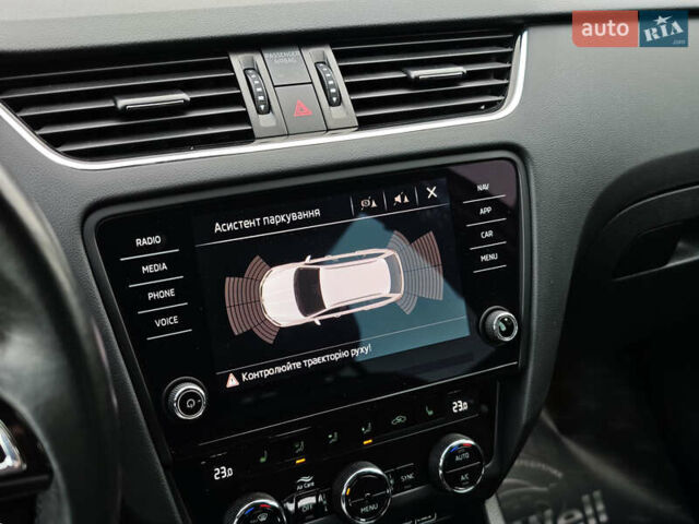 Білий Шкода Octavia Scout, об'ємом двигуна 2 л та пробігом 199 тис. км за 19200 $, фото 40 на Automoto.ua