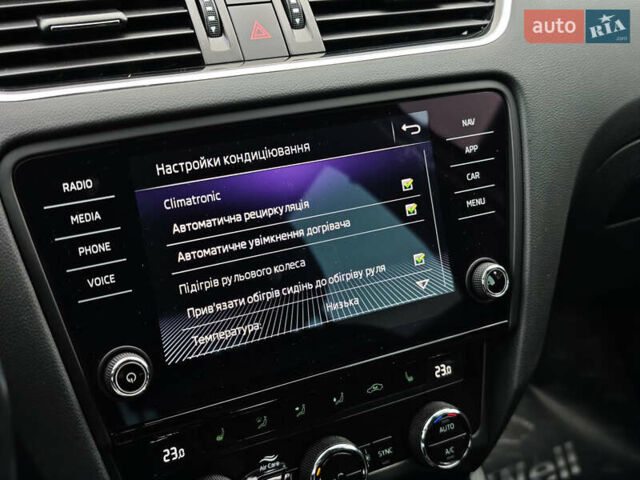 Білий Шкода Octavia Scout, об'ємом двигуна 2 л та пробігом 199 тис. км за 19200 $, фото 34 на Automoto.ua