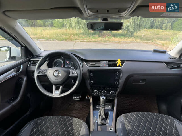 Білий Шкода Octavia Scout, об'ємом двигуна 1.97 л та пробігом 240 тис. км за 19999 $, фото 21 на Automoto.ua