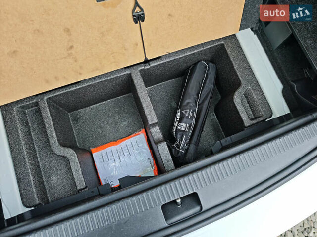 Білий Шкода Octavia Scout, об'ємом двигуна 2 л та пробігом 199 тис. км за 19200 $, фото 52 на Automoto.ua