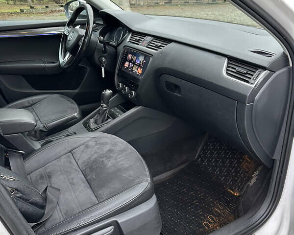 Белый Шкода Октавия Скаут, объемом двигателя 1.97 л и пробегом 198 тыс. км за 16299 $, фото 27 на Automoto.ua