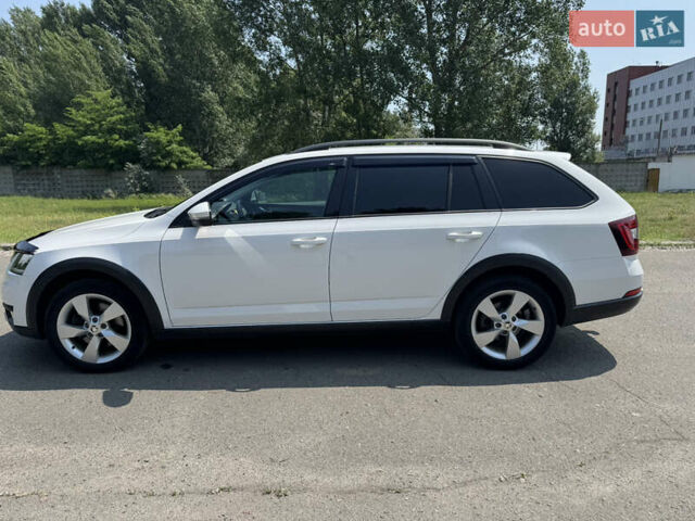 Білий Шкода Octavia Scout, об'ємом двигуна 1.97 л та пробігом 240 тис. км за 19999 $, фото 6 на Automoto.ua