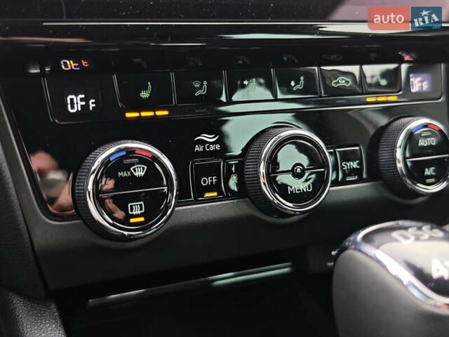 Білий Шкода Octavia Scout, об'ємом двигуна 2 л та пробігом 199 тис. км за 19200 $, фото 39 на Automoto.ua