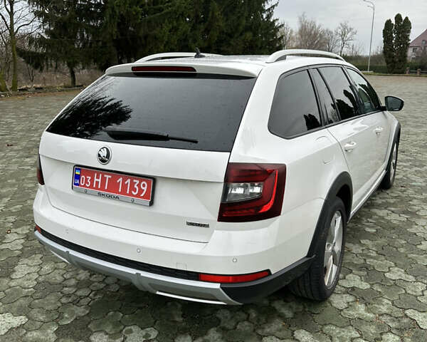 Белый Шкода Октавия Скаут, объемом двигателя 1.97 л и пробегом 198 тыс. км за 16299 $, фото 40 на Automoto.ua