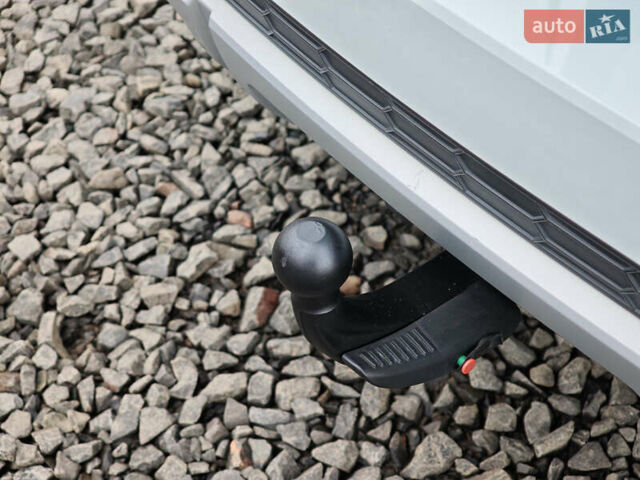 Білий Шкода Octavia Scout, об'ємом двигуна 2 л та пробігом 199 тис. км за 19200 $, фото 55 на Automoto.ua