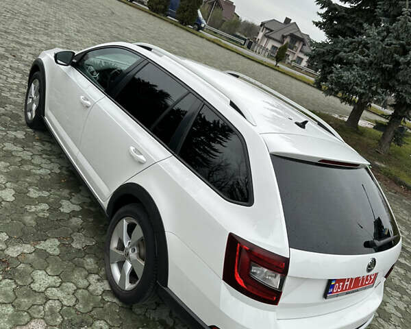 Белый Шкода Октавия Скаут, объемом двигателя 1.97 л и пробегом 198 тыс. км за 16299 $, фото 35 на Automoto.ua