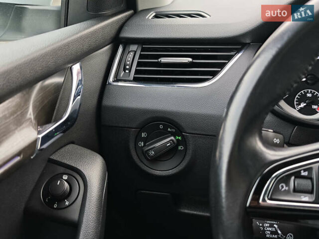 Білий Шкода Octavia Scout, об'ємом двигуна 2 л та пробігом 199 тис. км за 19200 $, фото 27 на Automoto.ua