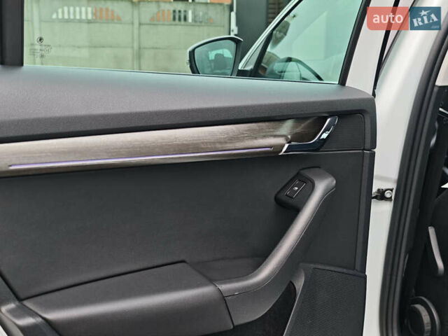 Білий Шкода Octavia Scout, об'ємом двигуна 2 л та пробігом 199 тис. км за 19200 $, фото 45 на Automoto.ua