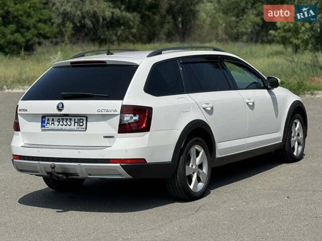 Білий Шкода Octavia Scout, об'ємом двигуна 1.97 л та пробігом 240 тис. км за 19999 $, фото 3 на Automoto.ua