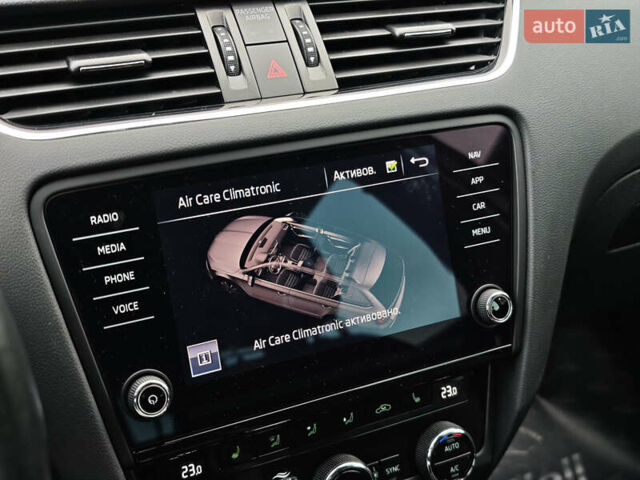 Білий Шкода Octavia Scout, об'ємом двигуна 2 л та пробігом 199 тис. км за 19200 $, фото 33 на Automoto.ua