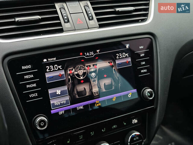 Білий Шкода Octavia Scout, об'ємом двигуна 2 л та пробігом 199 тис. км за 19200 $, фото 32 на Automoto.ua