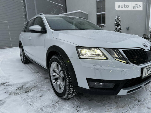 Білий Шкода Octavia Scout, об'ємом двигуна 2 л та пробігом 214 тис. км за 20500 $, фото 58 на Automoto.ua