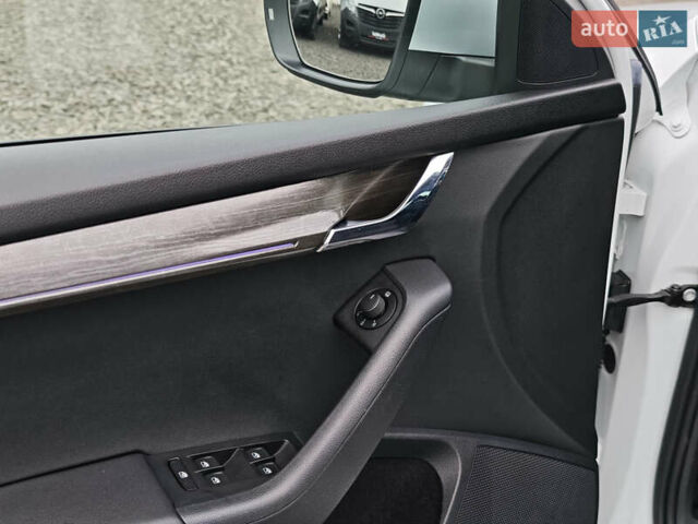 Білий Шкода Octavia Scout, об'ємом двигуна 2 л та пробігом 199 тис. км за 19200 $, фото 16 на Automoto.ua