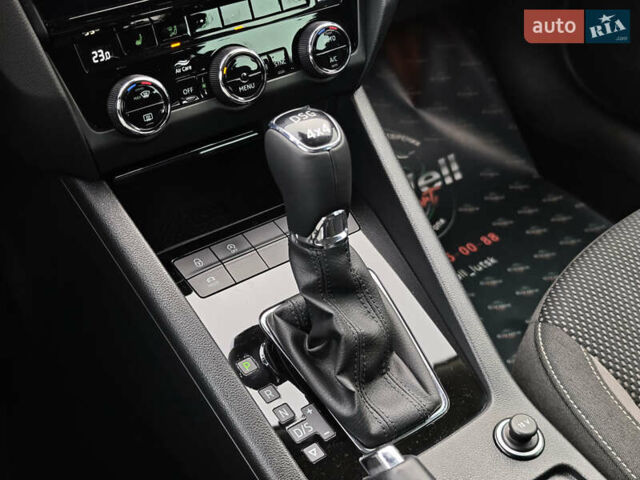 Білий Шкода Octavia Scout, об'ємом двигуна 2 л та пробігом 199 тис. км за 19200 $, фото 43 на Automoto.ua