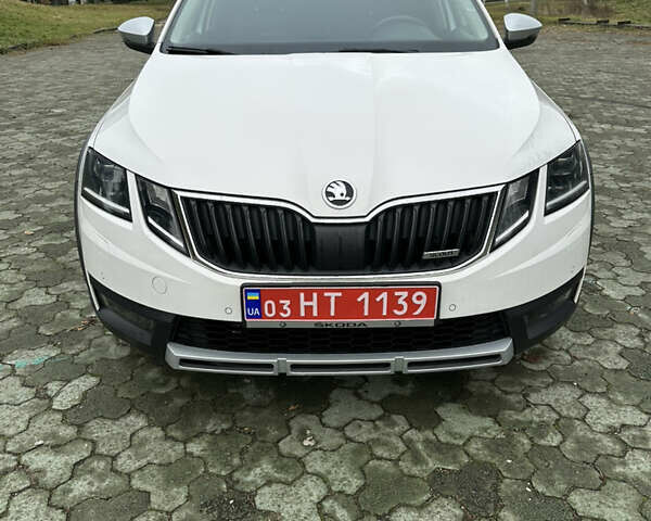 Белый Шкода Октавия Скаут, объемом двигателя 1.97 л и пробегом 198 тыс. км за 16299 $, фото 39 на Automoto.ua