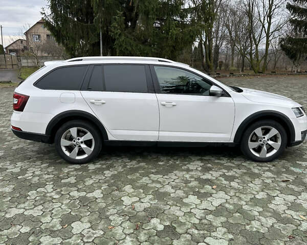 Белый Шкода Октавия Скаут, объемом двигателя 1.97 л и пробегом 198 тыс. км за 16299 $, фото 21 на Automoto.ua