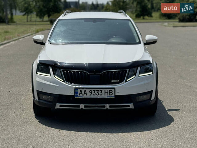 Білий Шкода Octavia Scout, об'ємом двигуна 1.97 л та пробігом 240 тис. км за 19999 $, фото 8 на Automoto.ua