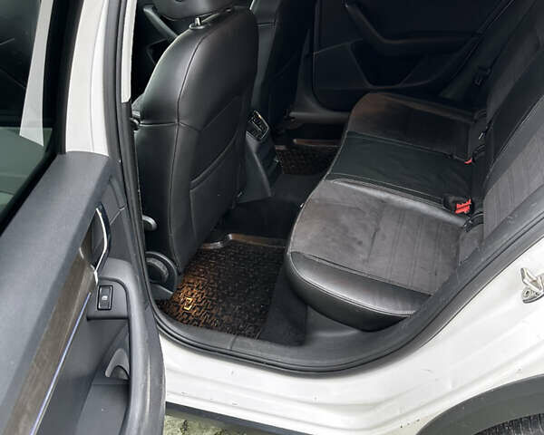 Белый Шкода Октавия Скаут, объемом двигателя 1.97 л и пробегом 198 тыс. км за 16299 $, фото 15 на Automoto.ua