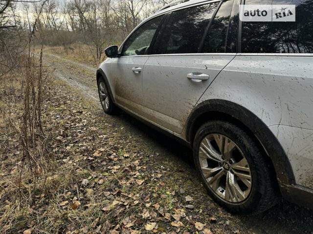 Білий Шкода Octavia Scout, об'ємом двигуна 2 л та пробігом 214 тис. км за 20500 $, фото 54 на Automoto.ua