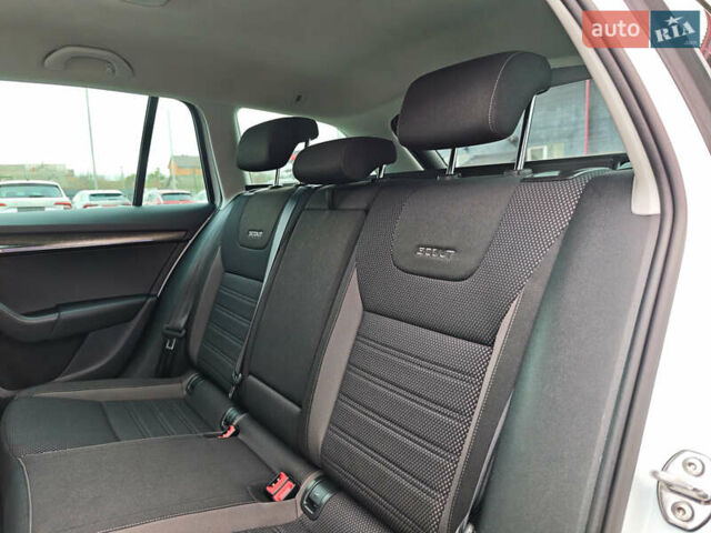 Білий Шкода Octavia Scout, об'ємом двигуна 2 л та пробігом 199 тис. км за 19200 $, фото 47 на Automoto.ua