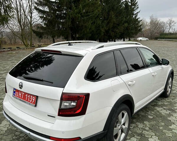 Белый Шкода Октавия Скаут, объемом двигателя 1.97 л и пробегом 198 тыс. км за 16299 $, фото 20 на Automoto.ua