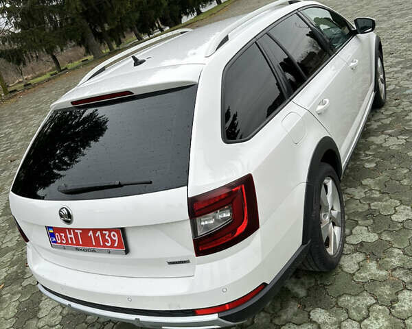 Белый Шкода Октавия Скаут, объемом двигателя 1.97 л и пробегом 198 тыс. км за 16299 $, фото 36 на Automoto.ua