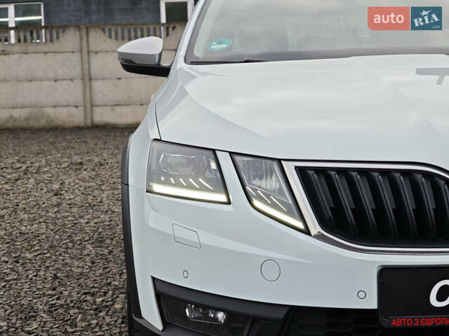 Білий Шкода Octavia Scout, об'ємом двигуна 2 л та пробігом 199 тис. км за 19200 $, фото 11 на Automoto.ua