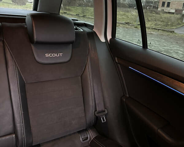 Белый Шкода Октавия Скаут, объемом двигателя 1.97 л и пробегом 198 тыс. км за 16299 $, фото 17 на Automoto.ua