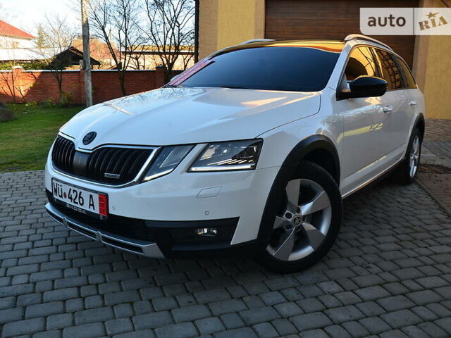 Білий Шкода Octavia Scout, об'ємом двигуна 2 л та пробігом 180 тис. км за 18850 $, фото 10 на Automoto.ua