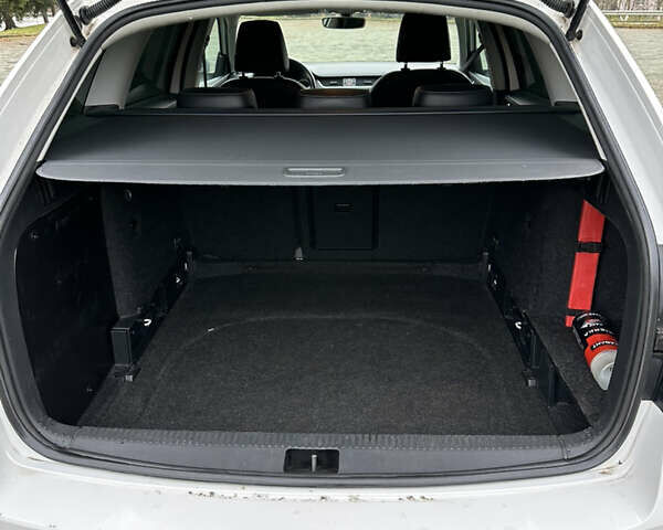 Белый Шкода Октавия Скаут, объемом двигателя 1.97 л и пробегом 198 тыс. км за 16299 $, фото 30 на Automoto.ua