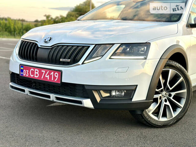 Білий Шкода Octavia Scout, об'ємом двигуна 2 л та пробігом 200 тис. км за 22350 $, фото 12 на Automoto.ua